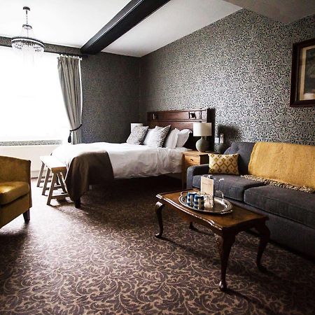 Hotel The Blue Boar à Witney Extérieur photo