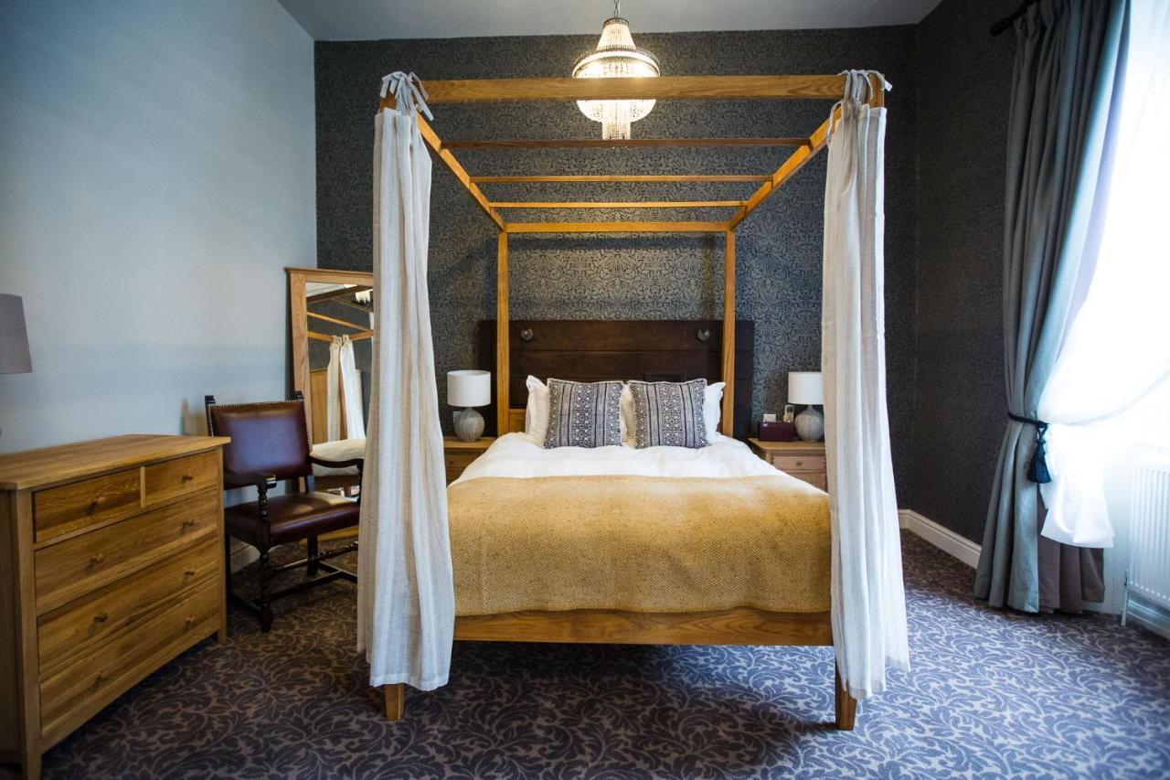 Hotel The Blue Boar à Witney Extérieur photo