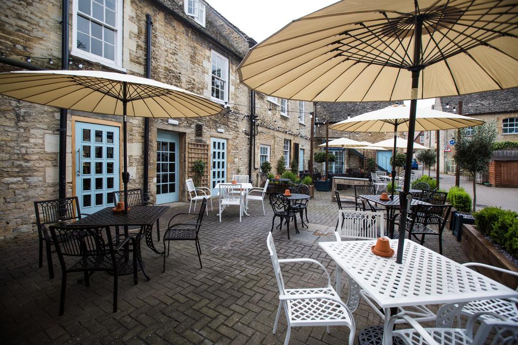 Hotel The Blue Boar à Witney Extérieur photo