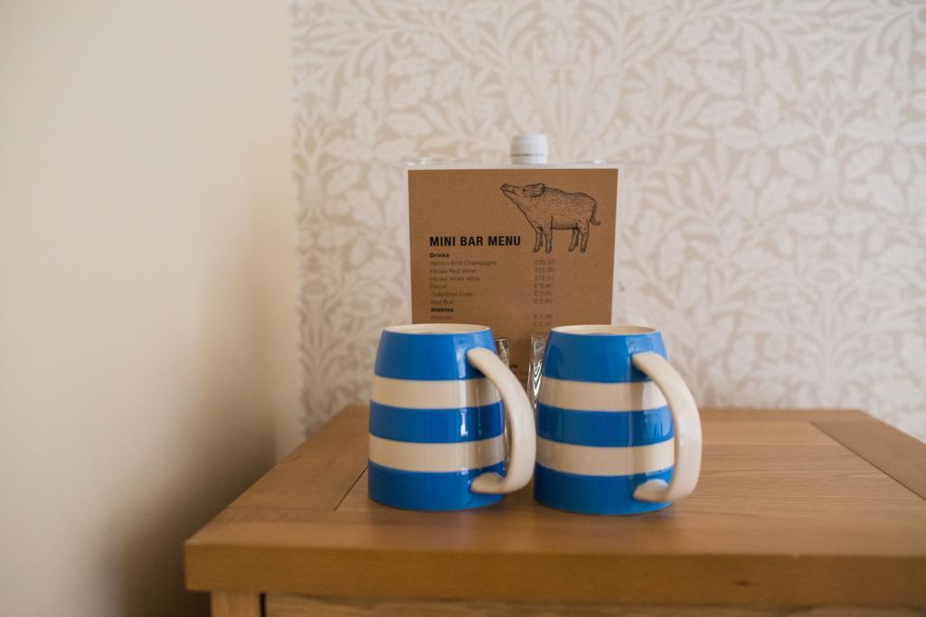 Hotel The Blue Boar à Witney Extérieur photo