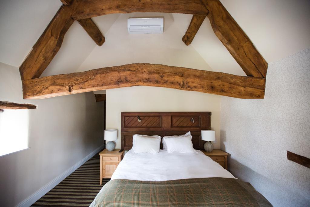 Hotel The Blue Boar à Witney Extérieur photo