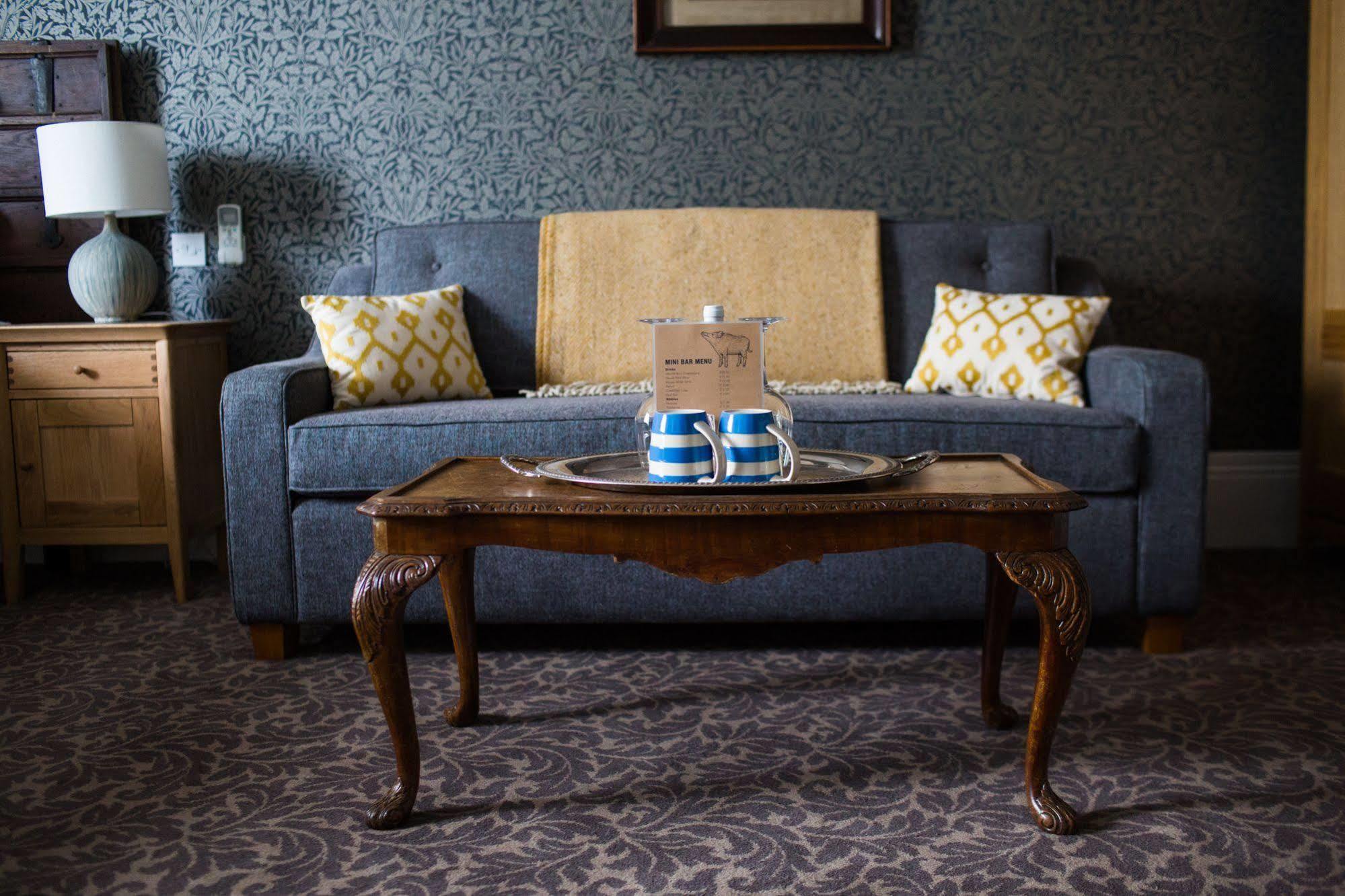 Hotel The Blue Boar à Witney Extérieur photo