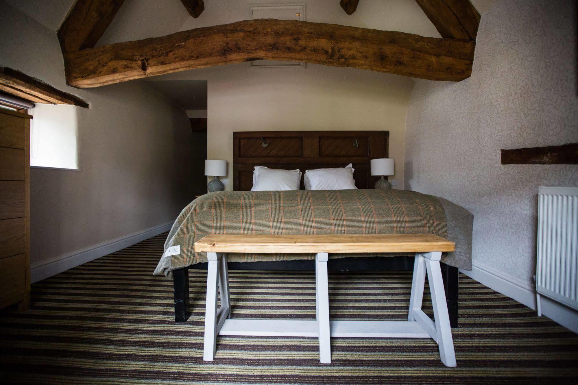 Hotel The Blue Boar à Witney Extérieur photo