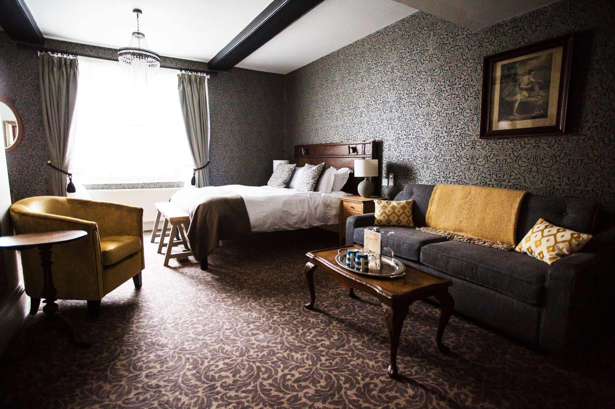 Hotel The Blue Boar à Witney Extérieur photo