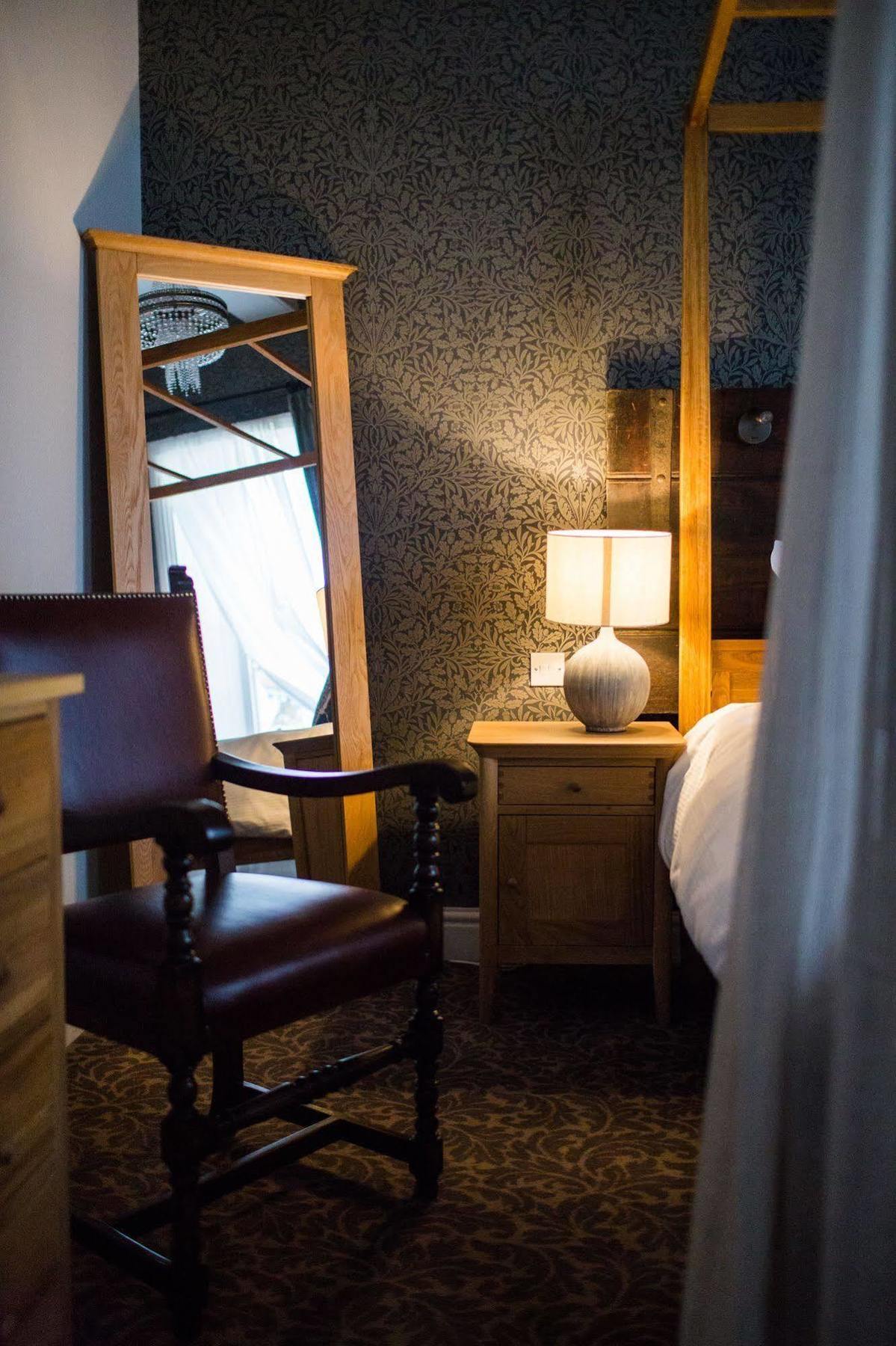 Hotel The Blue Boar à Witney Extérieur photo