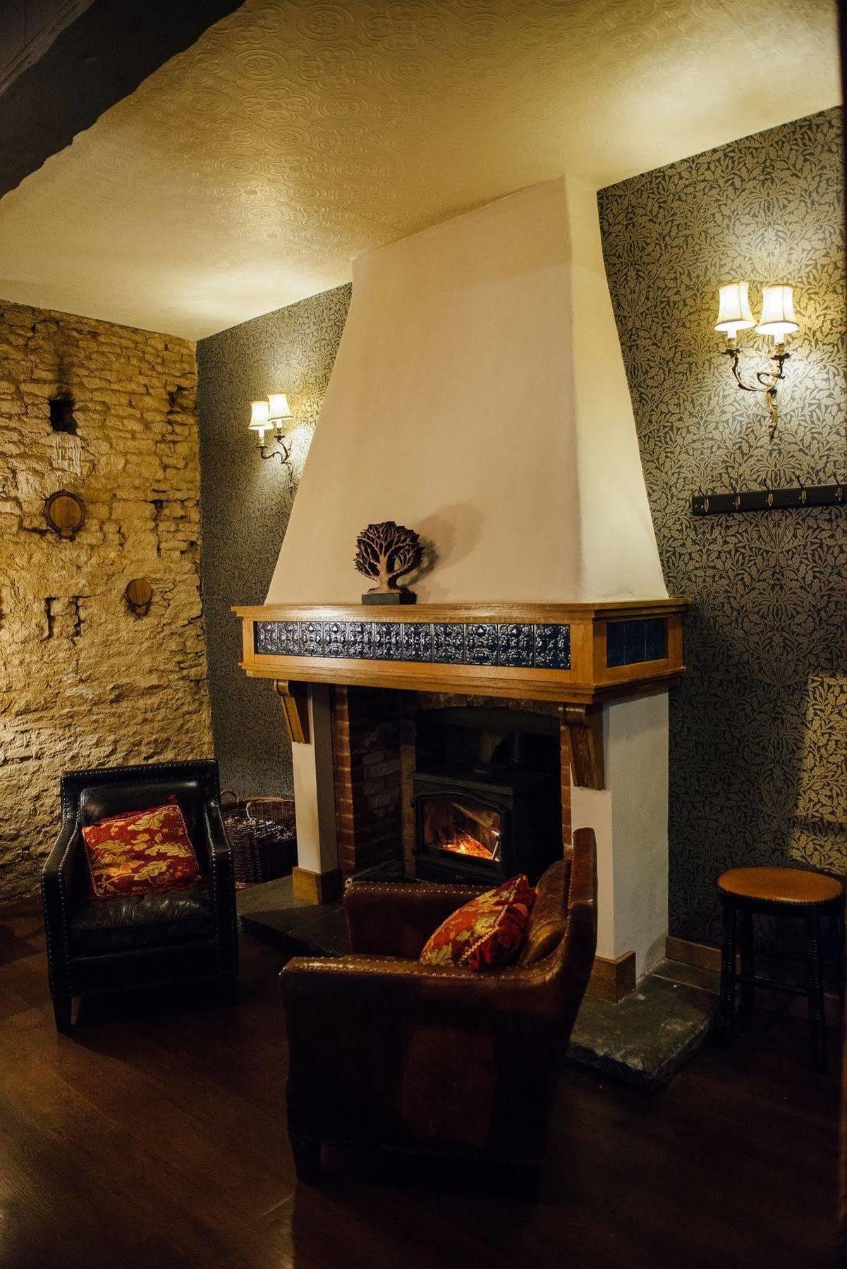Hotel The Blue Boar à Witney Extérieur photo