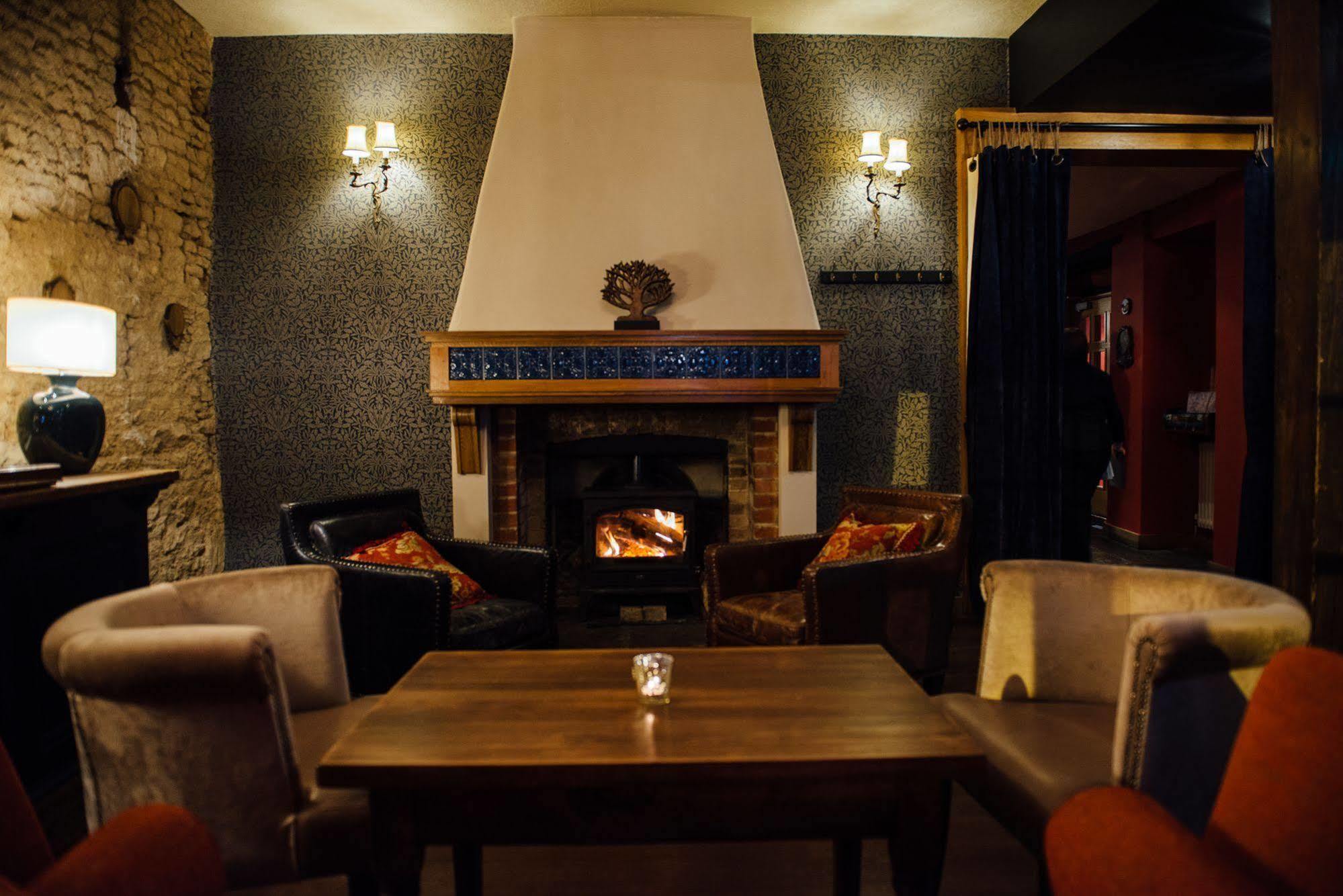 Hotel The Blue Boar à Witney Extérieur photo